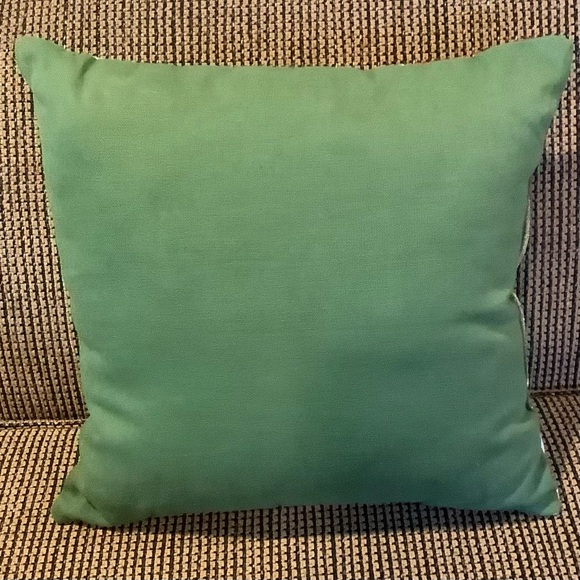 Throw Pillow Poinsettia & Berries with silver lame - Picture 2 of 5